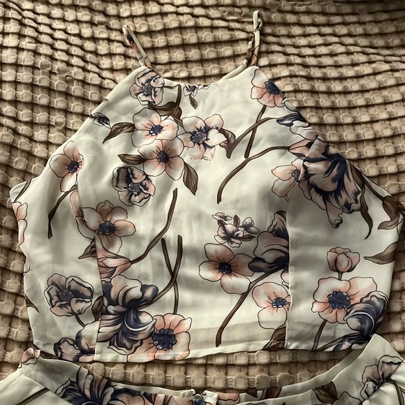 Floral Two piece set - Picture 5 of 7